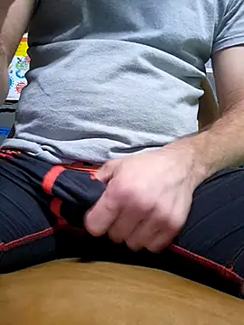 Snapshot of bigdickdaddy2184 chatting on 10/31/25, 09:27 bigdickdaddy2184 online show from 10/31/25, 09:27