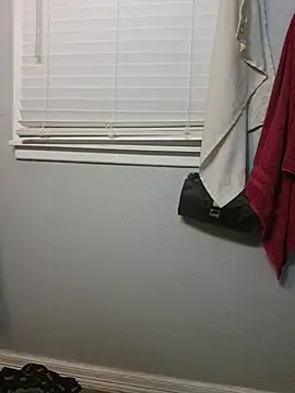 Snapshot of bigdickdaddy2184 chatting on 11/08/25, 10:15 bigdickdaddy2184 online show from 11/08/25, 10:15