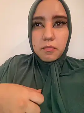 Snapshot of hannahayat chatting on 12/19/24, 02:35 hannahayat online show from 12/19/24, 02:35