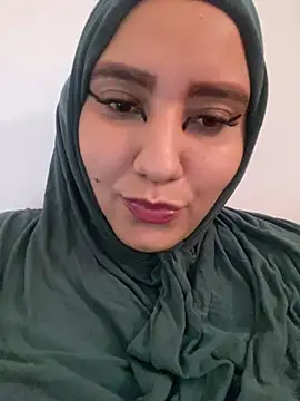 Snapshot of hannahayat chatting on 12/20/24, 03:53 hannahayat online show from 12/20/24, 03:53