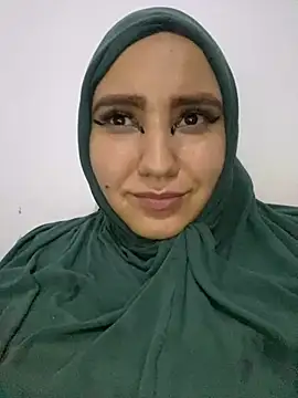 Snapshot of hannahayat chatting on 12/21/24, 12:09 hannahayat online show from 12/21/24, 12:09