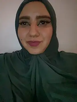 Snapshot of hannahayat chatting on 12/21/24, 09:15 hannahayat online show from 12/21/24, 09:15