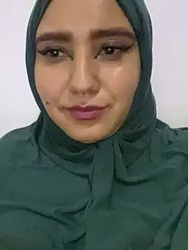 Snapshot of hannahayat chatting on 12/22/24, 03:22 hannahayat online show from 12/22/24, 03:22