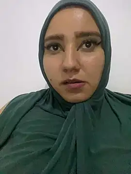 Snapshot of hannahayat chatting on 12/27/24, 03:31 hannahayat online show from 12/27/24, 03:31