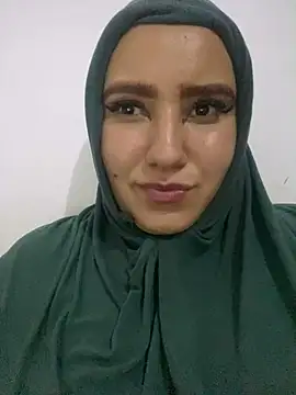 Snapshot of hannahayat chatting on 12/28/24, 03:37 hannahayat online show from 12/28/24, 03:37