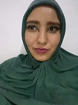 Snapshot of hannahayat chatting on 12/29/24, 01:34 hannahayat online show from 12/29/24, 01:34