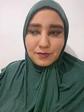 Snapshot of hannahayat chatting on 12/31/24, 12:43 hannahayat online show from 12/31/24, 12:43