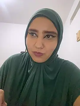 Snapshot of hannahayat chatting on 01/07/25, 12:45 hannahayat online show from 01/07/25, 12:45