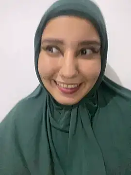 Snapshot of hannahayat chatting on 01/19/25, 02:04 hannahayat online show from 01/19/25, 02:04