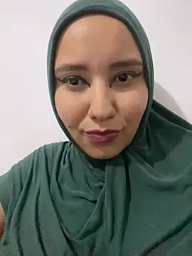 Snapshot of hannahayat chatting on 01/31/25, 12:50 hannahayat online show from 01/31/25, 12:50