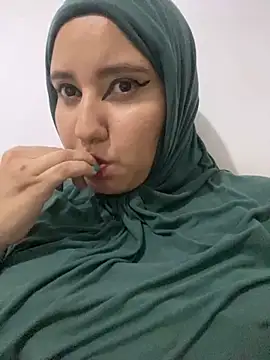 Snapshot of hannahayat chatting on 02/01/25, 04:35 hannahayat online show from 02/01/25, 04:35