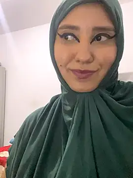 Snapshot of hannahayat chatting on 09/18/25, 01:18 hannahayat online show from 09/18/25, 01:18