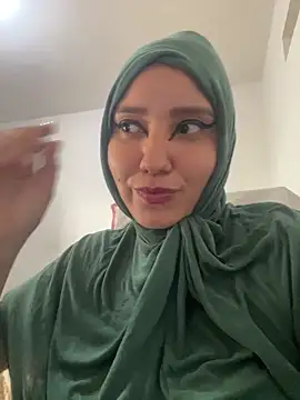 Snapshot of hannahayat chatting on 09/18/25, 01:35 hannahayat online show from 09/18/25, 01:35