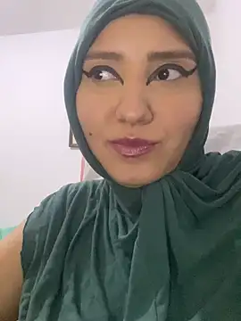 Snapshot of hannahayat chatting on 09/22/25, 12:12 hannahayat online show from 09/22/25, 12:12