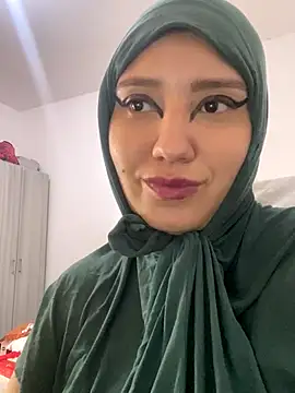 Snapshot of hannahayat chatting on 09/23/25, 01:03 hannahayat online show from 09/23/25, 01:03