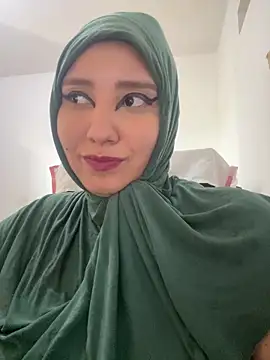 Snapshot of hannahayat chatting on 09/25/25, 03:05 hannahayat online show from 09/25/25, 03:05