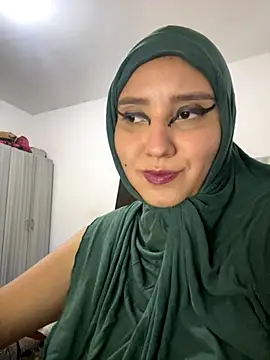 Snapshot of hannahayat chatting on 09/29/25, 08:57 hannahayat online show from 09/29/25, 08:57