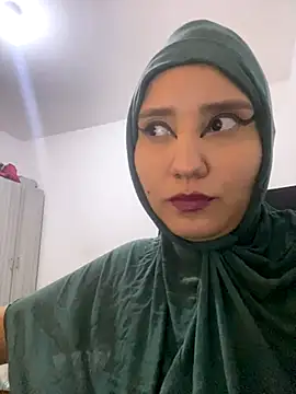 Snapshot of hannahayat chatting on 10/06/25, 07:55 hannahayat online show from 10/06/25, 07:55