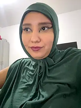 Snapshot of hannahayat chatting on 10/08/25, 11:02 hannahayat online show from 10/08/25, 11:02