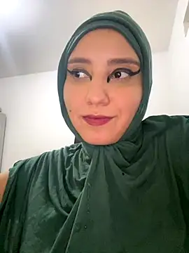 Snapshot of hannahayat chatting on 10/10/25, 11:26 hannahayat online show from 10/10/25, 11:26