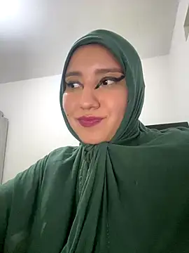 Snapshot of hannahayat chatting on 10/20/25, 10:21 hannahayat online show from 10/20/25, 10:21