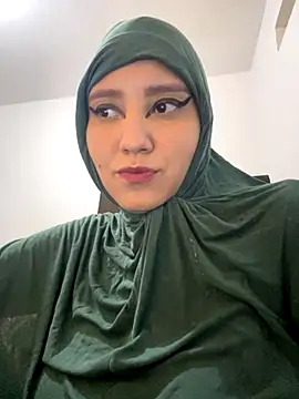 Snapshot of hannahayat chatting on 10/27/25, 08:46 hannahayat online show from 10/27/25, 08:46