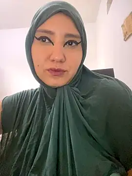 Snapshot of hannahayat chatting on 11/07/25, 12:49 hannahayat online show from 11/07/25, 12:49