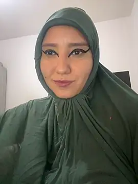 Snapshot of hannahayat chatting on 11/08/25, 08:29 hannahayat online show from 11/08/25, 08:29