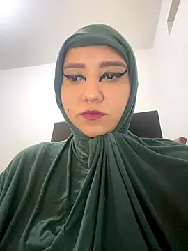 Snapshot of hannahayat chatting on 11/22/25, 02:27 hannahayat online show from 11/22/25, 02:27