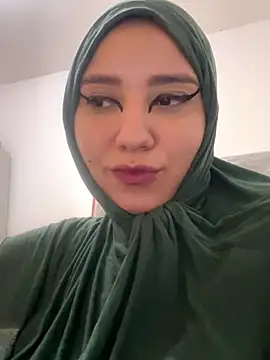 Snapshot of hannahayat chatting on 11/28/25, 02:31 hannahayat online show from 11/28/25, 02:31