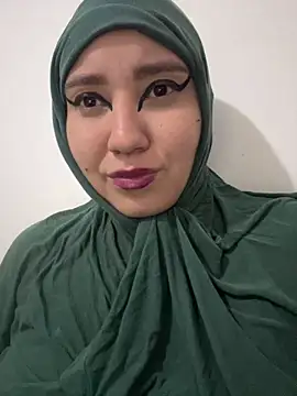 Snapshot of hannahayat chatting on 12/14/25, 02:22 hannahayat online show from 12/14/25, 02:22