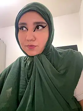 Snapshot of hannahayat chatting on 01/17/26, 08:34 hannahayat online show from 01/17/26, 08:34