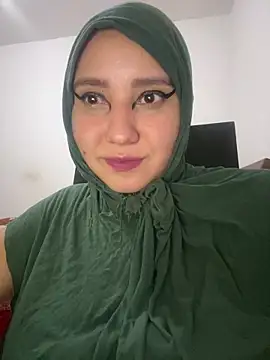 Snapshot of hannahayat chatting on 02/25/26, 02:54 hannahayat online show from 02/25/26, 02:54