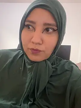 Snapshot of hannahayat chatting on 02/25/26, 03:32 hannahayat online show from 02/25/26, 03:32