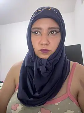 hannahayat online show from 04/28/26, 02:27