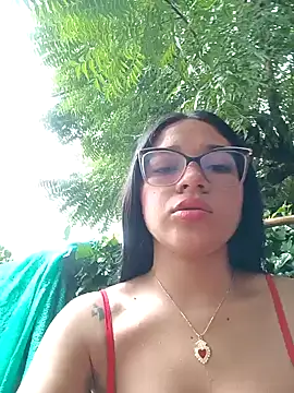 Snapshot of -VICKKY chatting on 01/05/25, 01:26 -VICKKY online show from 01/05/25, 01:26