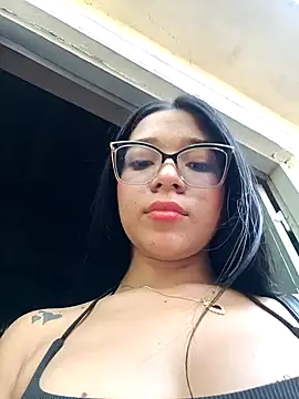 Snapshot of -VICKKY chatting on 01/07/25, 01:35 -VICKKY online show from 01/07/25, 01:35