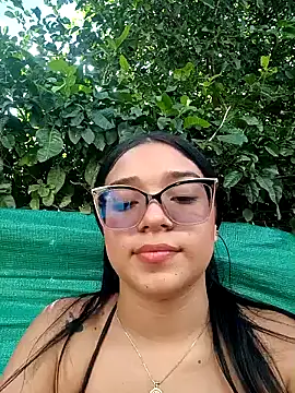 Snapshot of -VICKKY chatting on 01/07/25, 06:56 -VICKKY online show from 01/07/25, 06:56