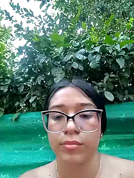 Snapshot of -VICKKY chatting on 01/14/25, 10:23 -VICKKY online show from 01/14/25, 10:23