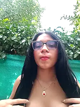 Snapshot of -VICKKY chatting on 01/17/25, 01:46 -VICKKY online show from 01/17/25, 01:46