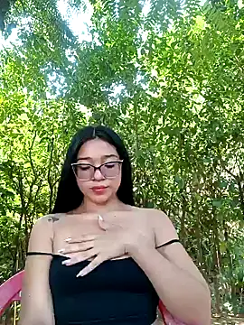 Snapshot of -VICKKY chatting on 01/20/25, 02:14 -VICKKY online show from 01/20/25, 02:14