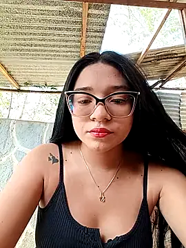 Snapshot of -VICKKY chatting on 09/25/25, 01:59 -VICKKY online show from 09/25/25, 01:59