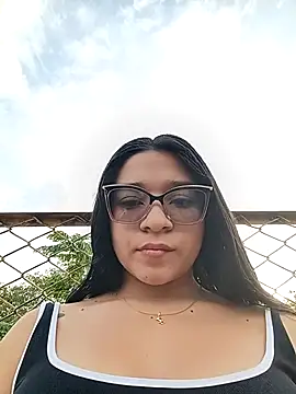 -VICKKY online show from 11/23/25, 09:25