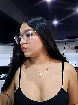 -VICKKY online show from 04/13/26, 08:14