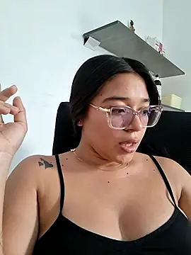 Snapshot of -VICKKY chatting on 06/24/26, 07:13 -VICKKY online show from 06/24/26, 07:13