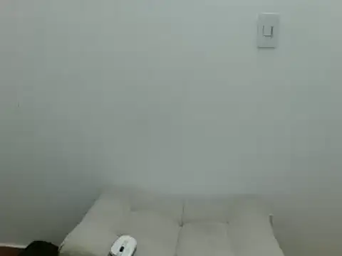 Snapshot of Pauleett chatting on 02/03/25, 01:19 Pauleett online show from 02/03/25, 01:19