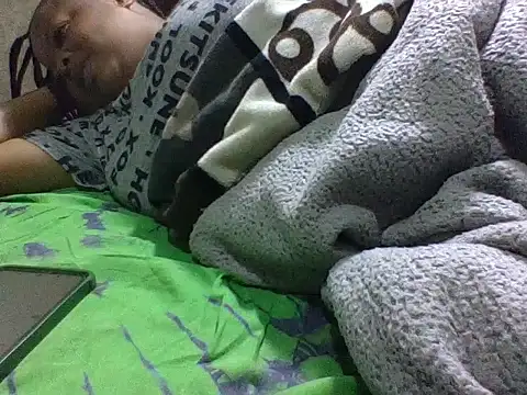 zoey10 online show from 10/15/25, 05:07