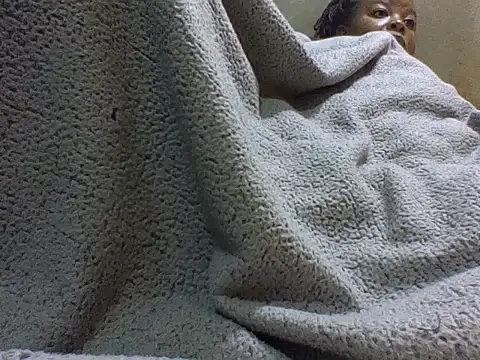 zoey10 online show from 10/31/25, 07:15