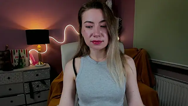 Mia Tasty online show from 12/17/25, 07:36