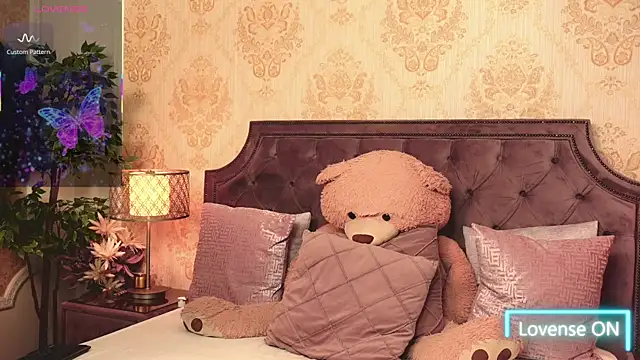 JaneDevine online show from 10/18/25, 05:10